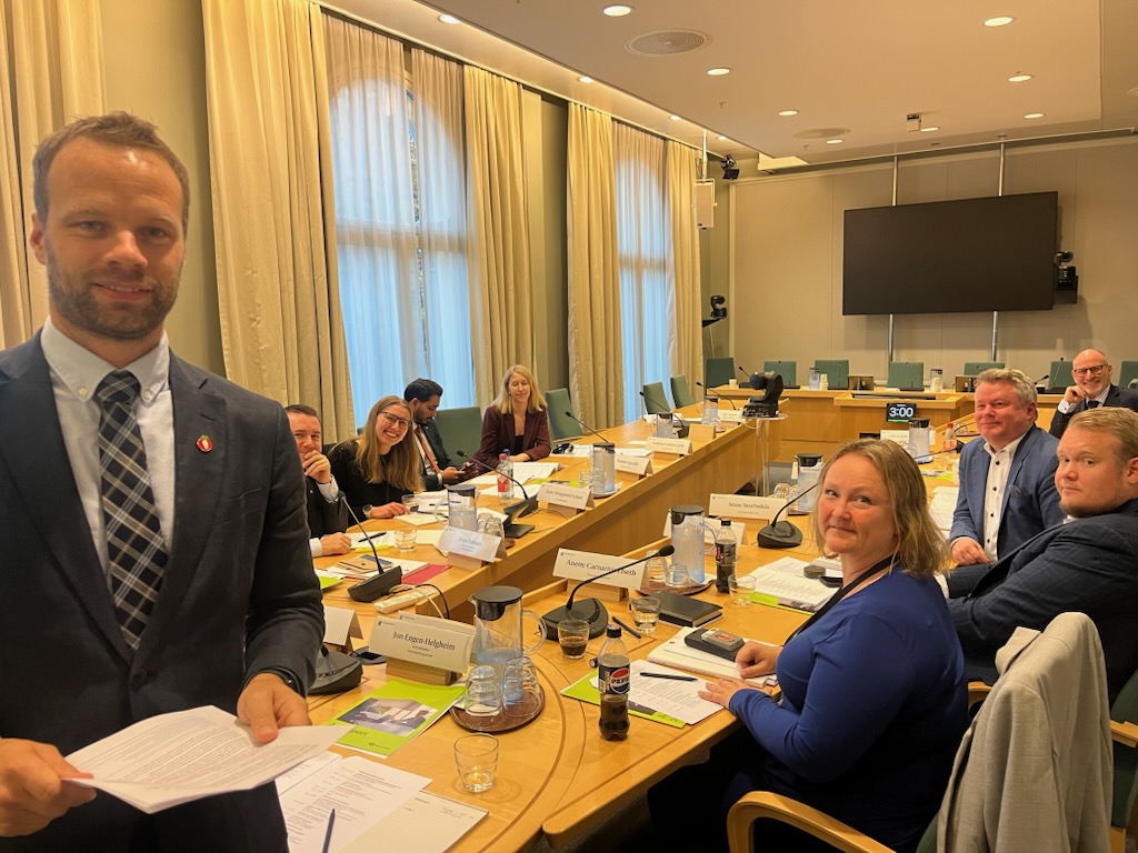 justiskomiteen med vår liste med krav. foto.